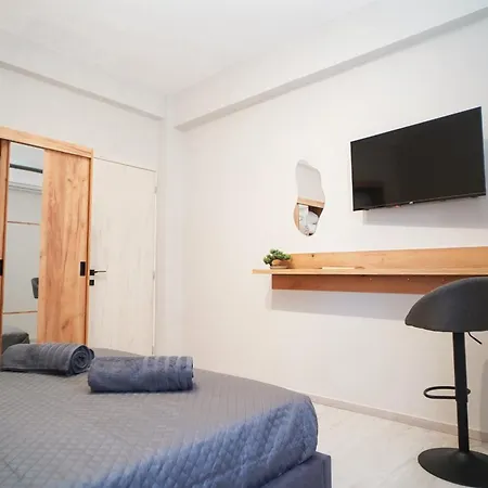Elarion Elegant Port Apartment *