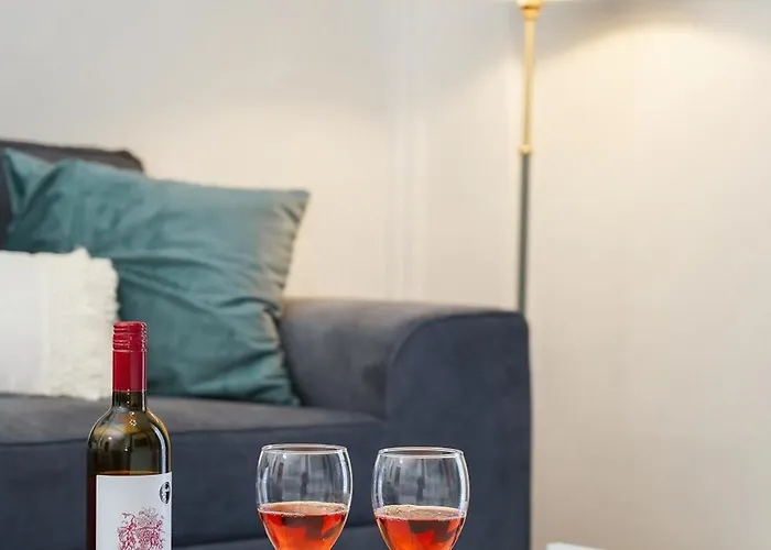 Elarion Elegant Port By Nestivo Hospitality