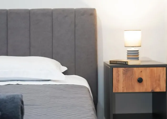 Elarion Elegant Port By Nestivo Hospitality Apartment