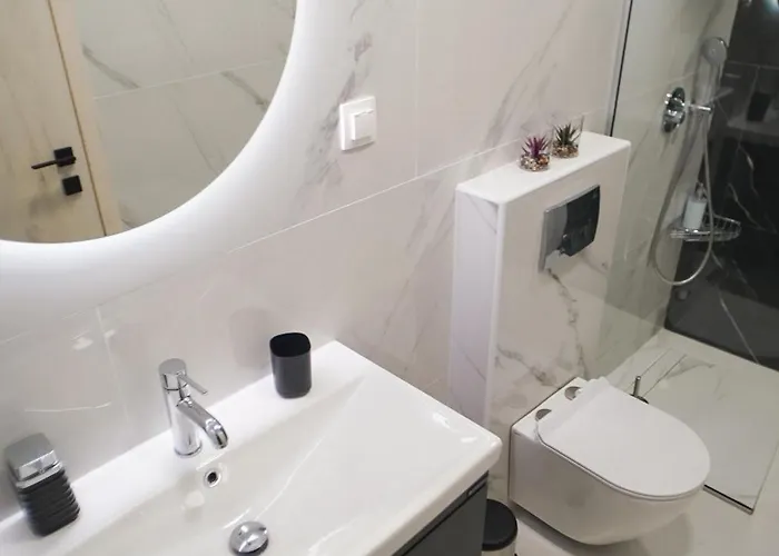 Elarion Elegant Port By Nestivo Hospitality