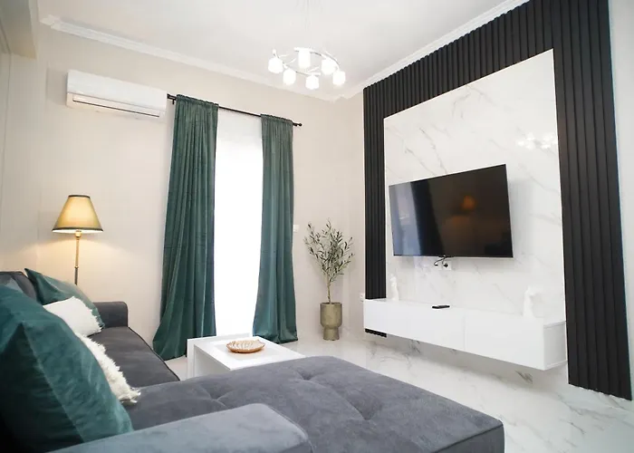 Elarion Elegant Port By Nestivo Hospitality *